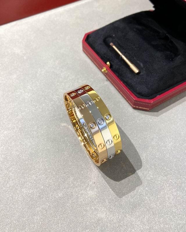 Cartier Bracelets 33